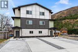 2709 Hewl Road West Kelowna, BC V1Z 2M5