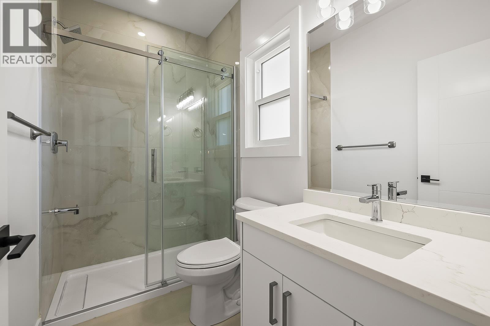 2709 Hewl Road, West Kelowna, BC - Indoor Photo Showing Bathroom