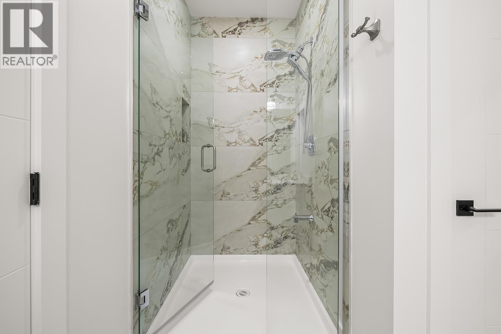 2709 Hewl Road, West Kelowna, BC - Indoor Photo Showing Bathroom