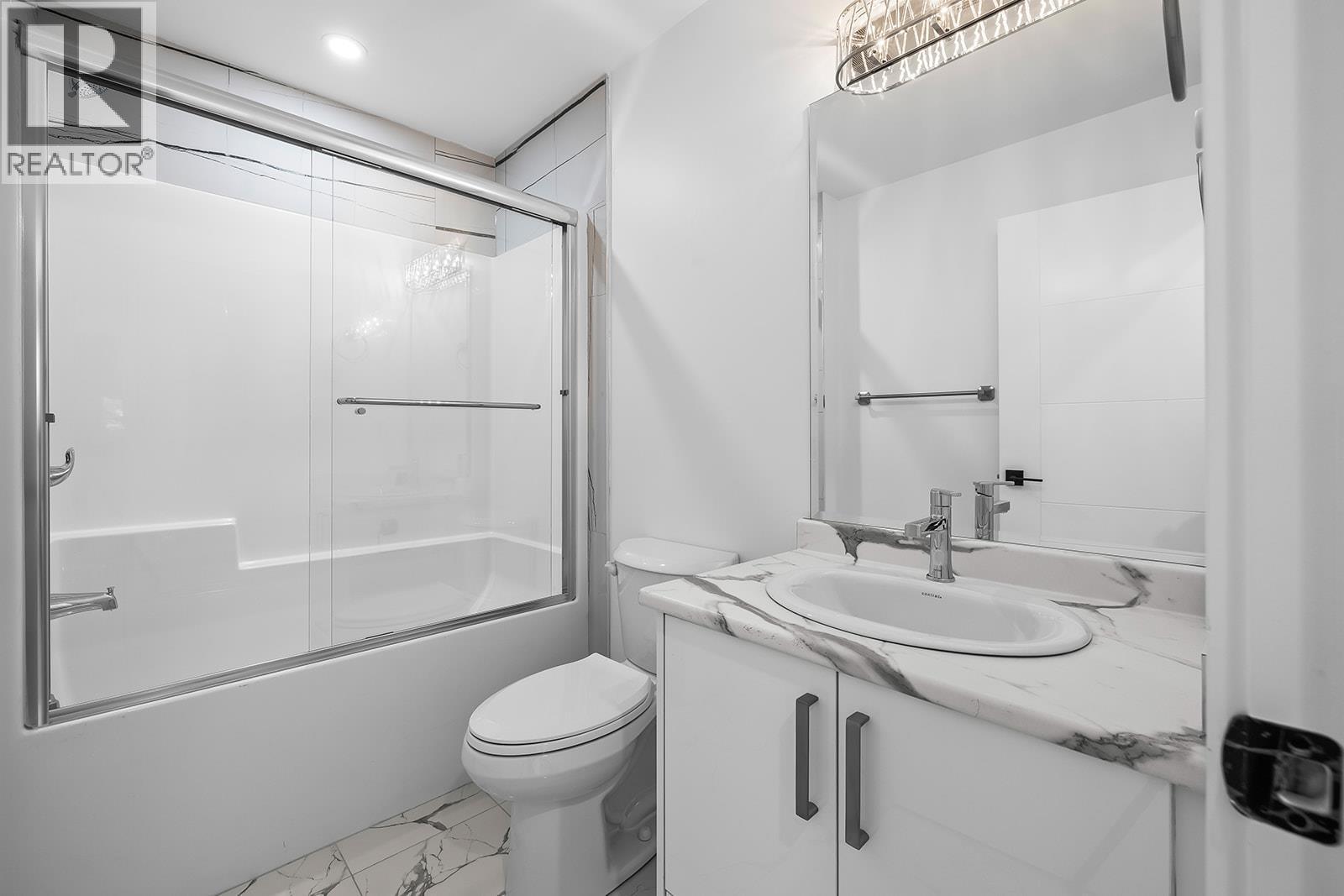 2709 Hewl Road, West Kelowna, BC - Indoor Photo Showing Bathroom