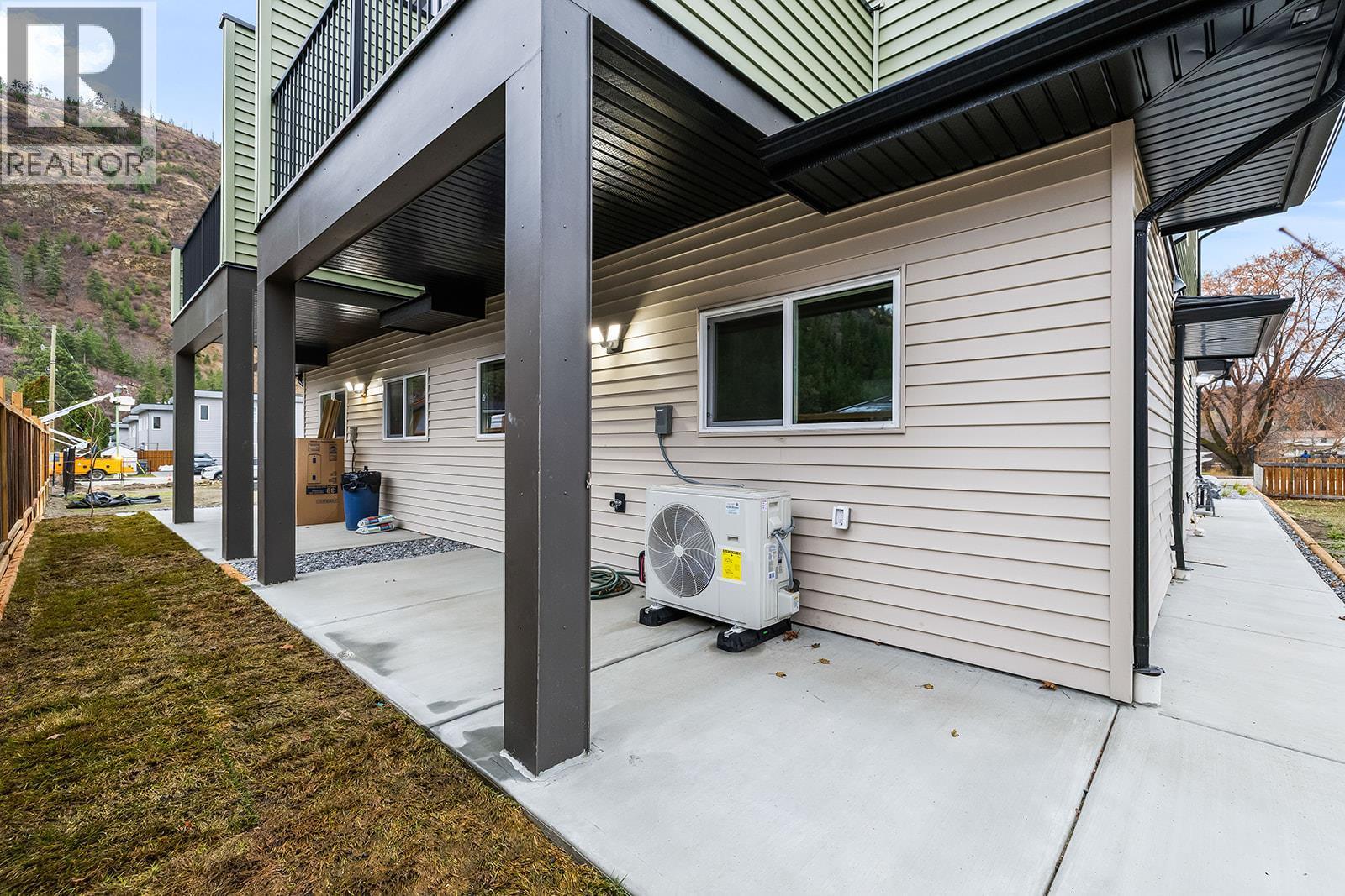 2709 Hewl Road, West Kelowna, BC - Outdoor With Exterior