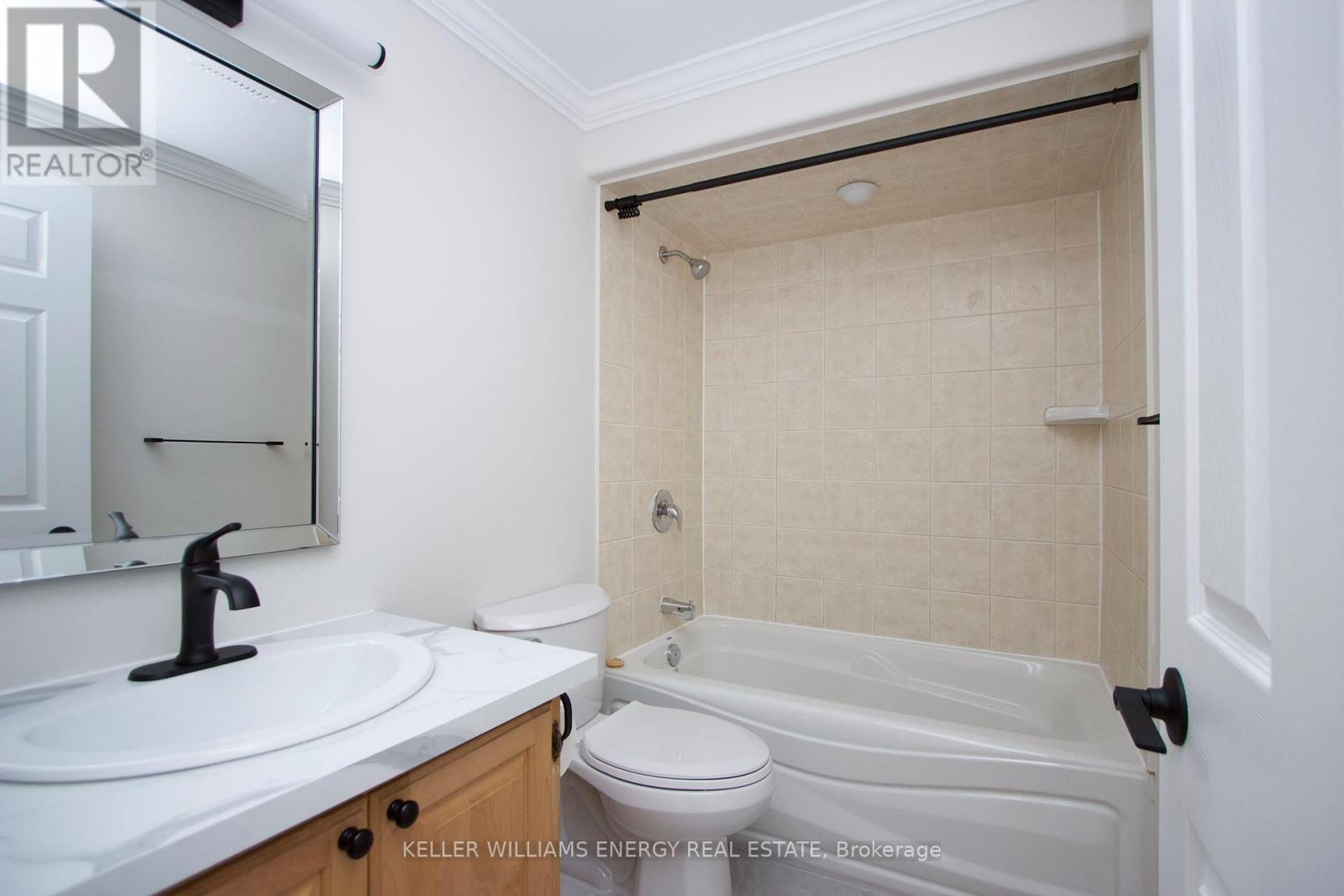 5 - 221 Ormond Drive, Oshawa (Samac), ON - Indoor Photo Showing Bathroom