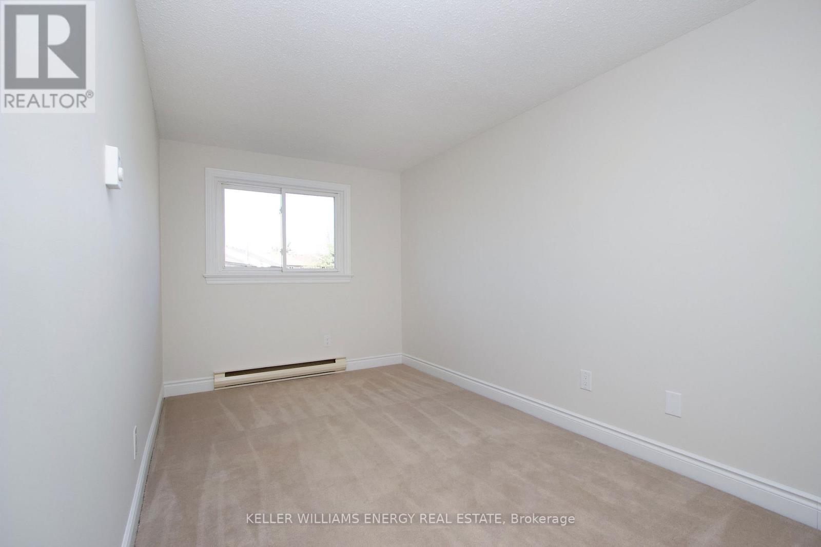 5 - 221 Ormond Drive, Oshawa (Samac), ON - Indoor Photo Showing Other Room