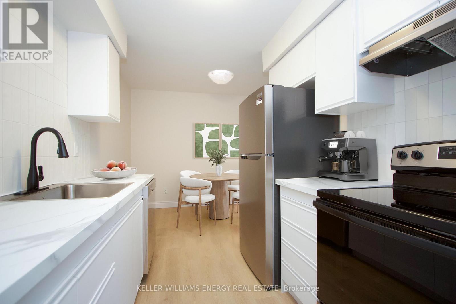 5 - 221 Ormond Drive, Oshawa (Samac), ON - Indoor Photo Showing Kitchen