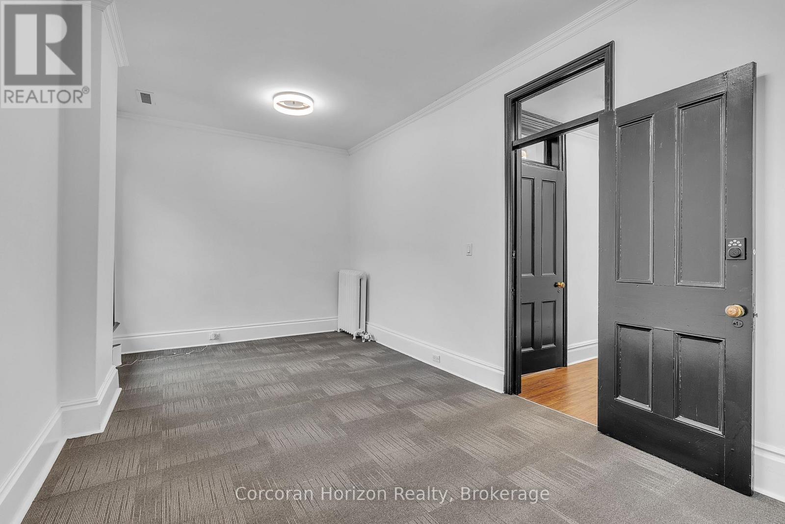 2Nd Flr - 203 Macnab Street S, Hamilton (Durand), ON