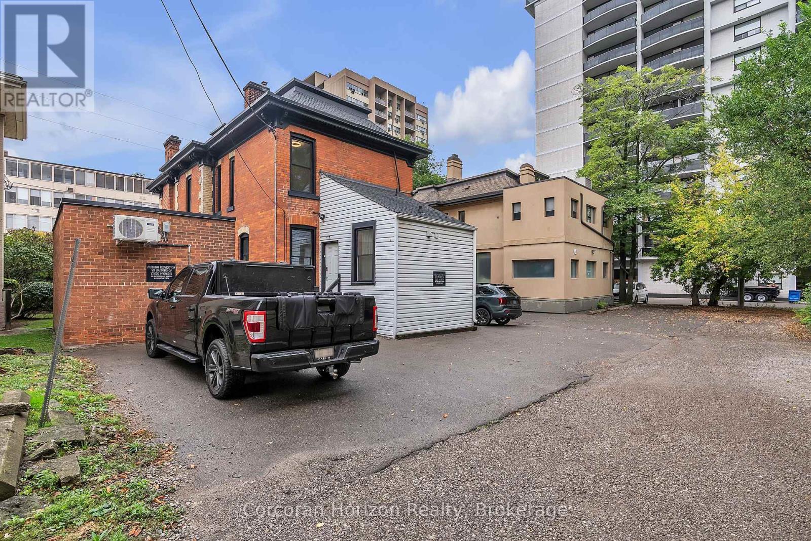 2Nd Flr - 203 Macnab Street S, Hamilton (Durand), ON