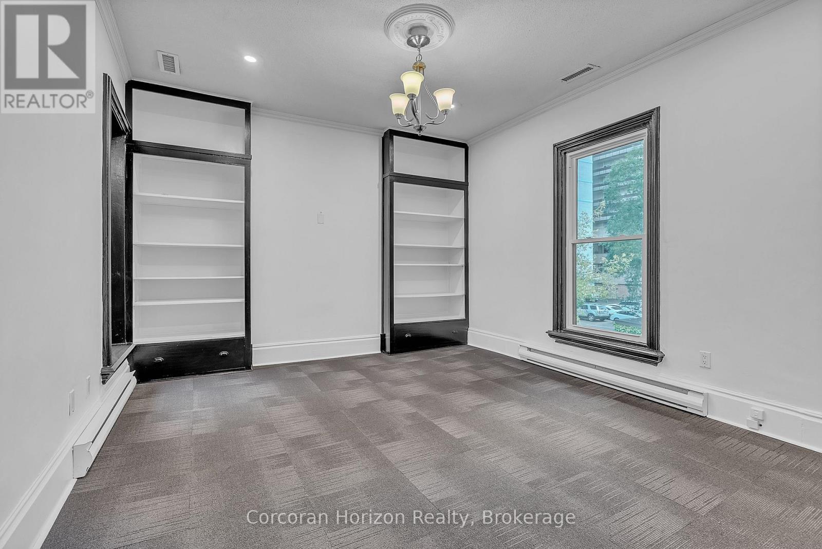 2Nd Flr - 203 Macnab Street S, Hamilton (Durand), ON