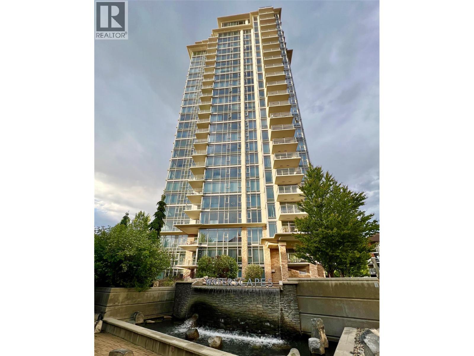 1075 Sunset Drive Unit# 1803, Kelowna, BC - Outdoor With Balcony With Facade