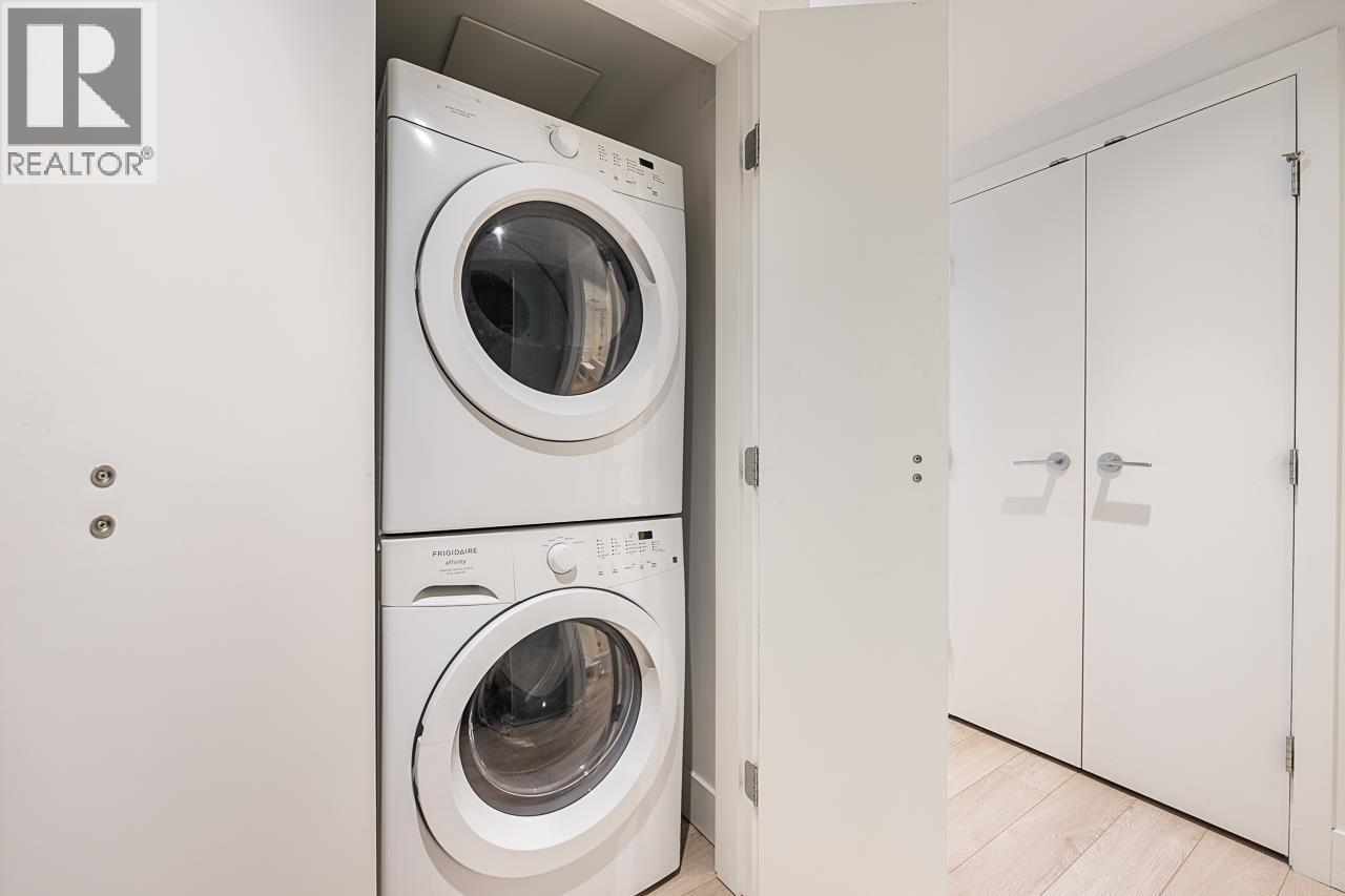 2106 1550 Fern Street, North Vancouver, BC - Indoor Photo Showing Laundry Room