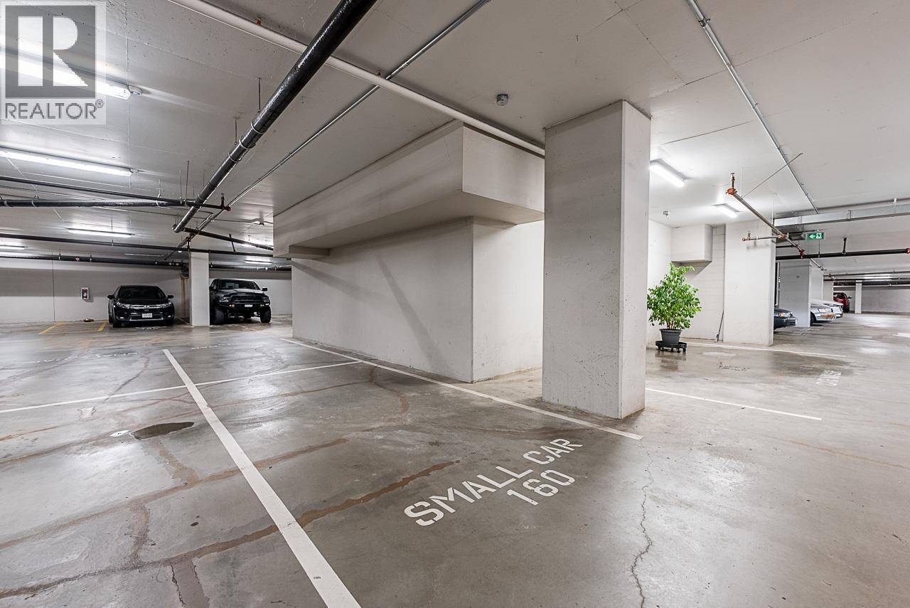 2106 1550 Fern Street, North Vancouver, BC - Indoor Photo Showing Garage