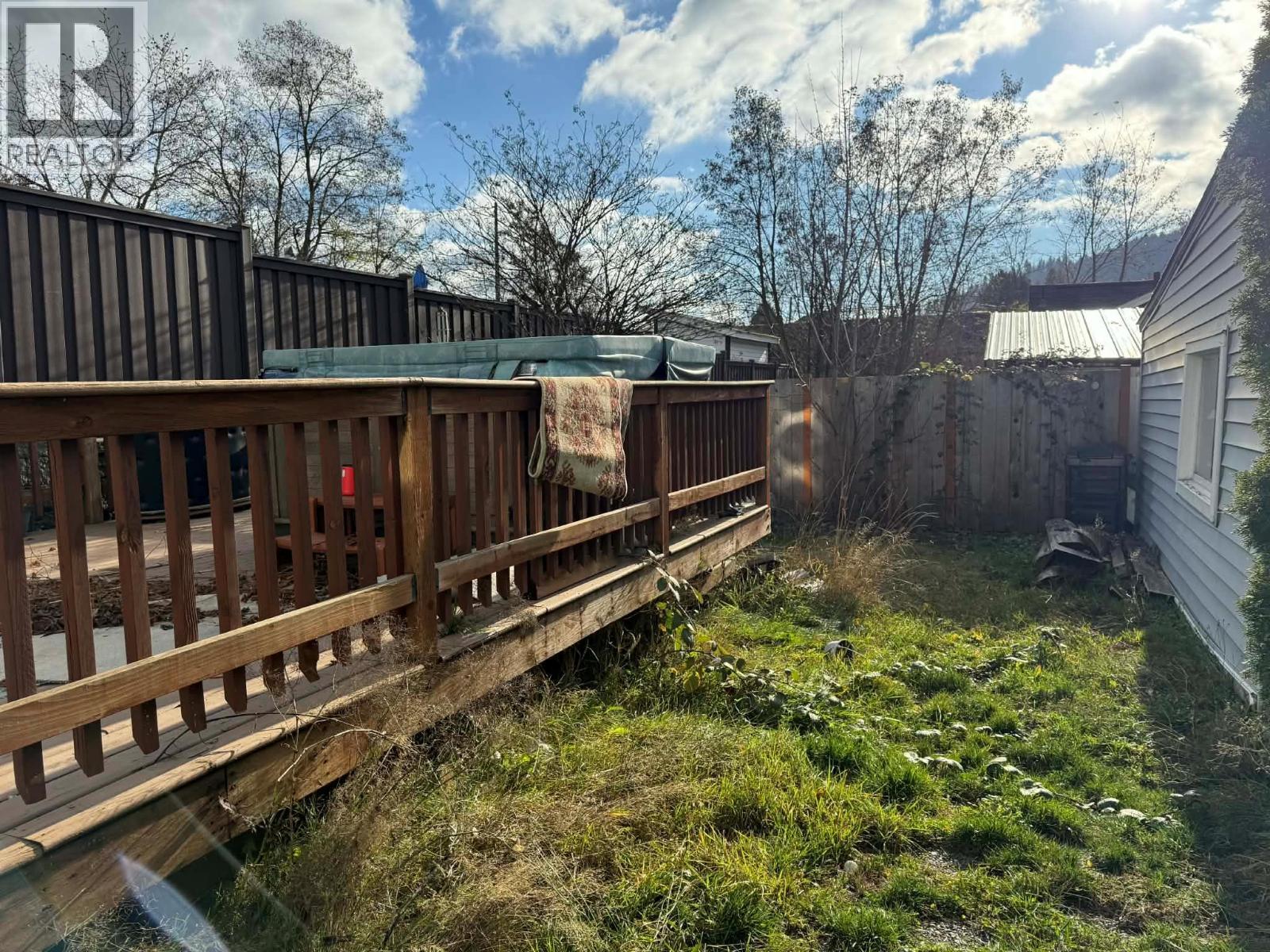 168 Crescent Street, Castlegar, BC - Outdoor