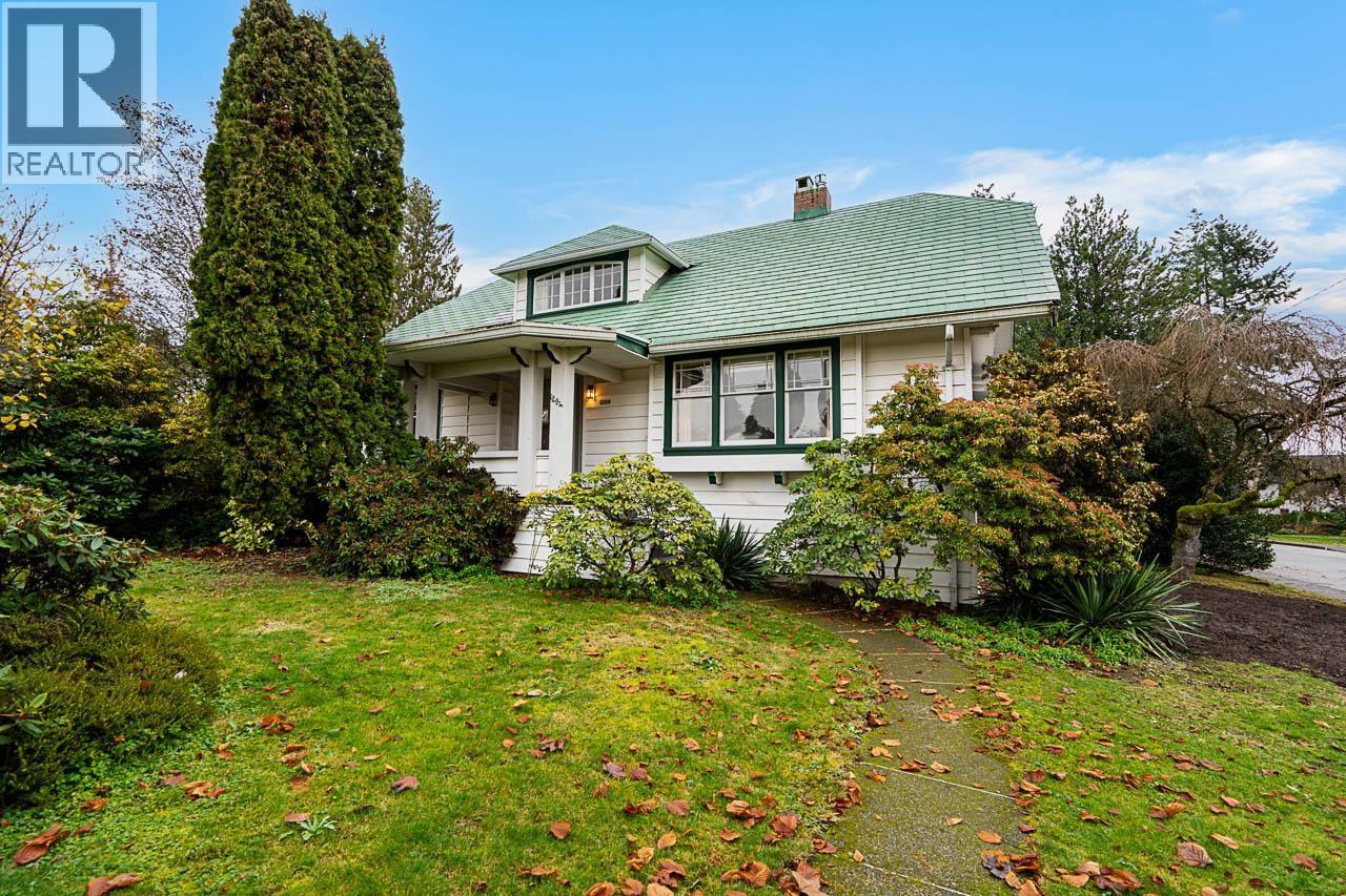 1204 Grand Boulevard, North Vancouver, BC - Outdoor