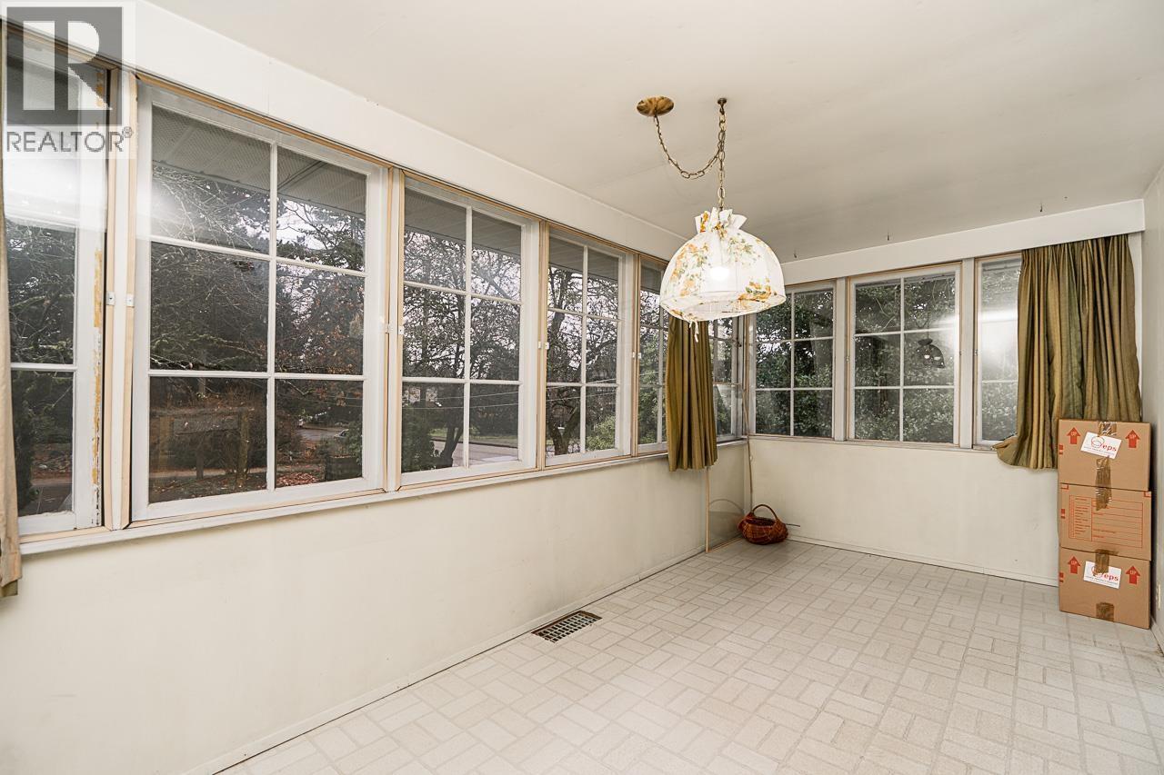 1204 Grand Boulevard, North Vancouver, BC - Indoor Photo Showing Other Room