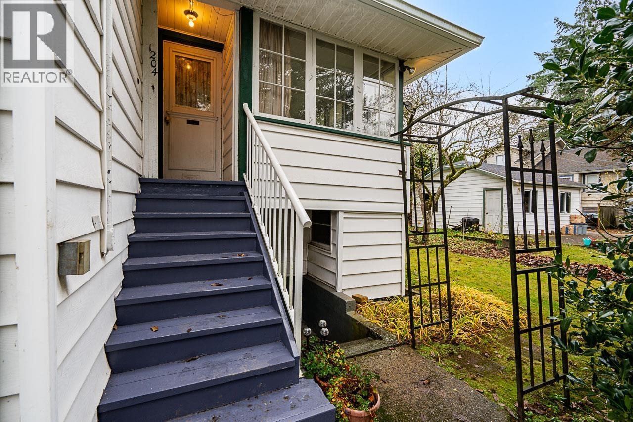 1204 Grand Boulevard, North Vancouver, BC - Outdoor