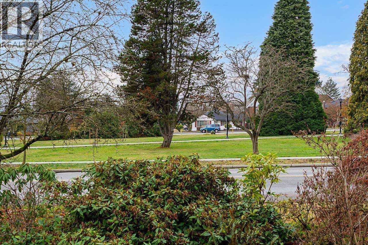1204 Grand Boulevard, North Vancouver, BC - Outdoor