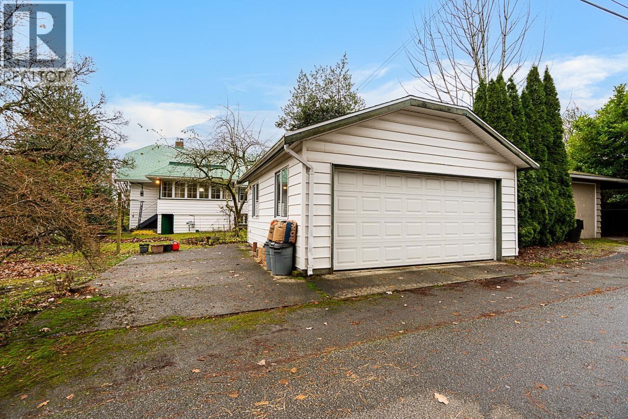 1204 Grand Boulevard, North Vancouver, BC - Outdoor