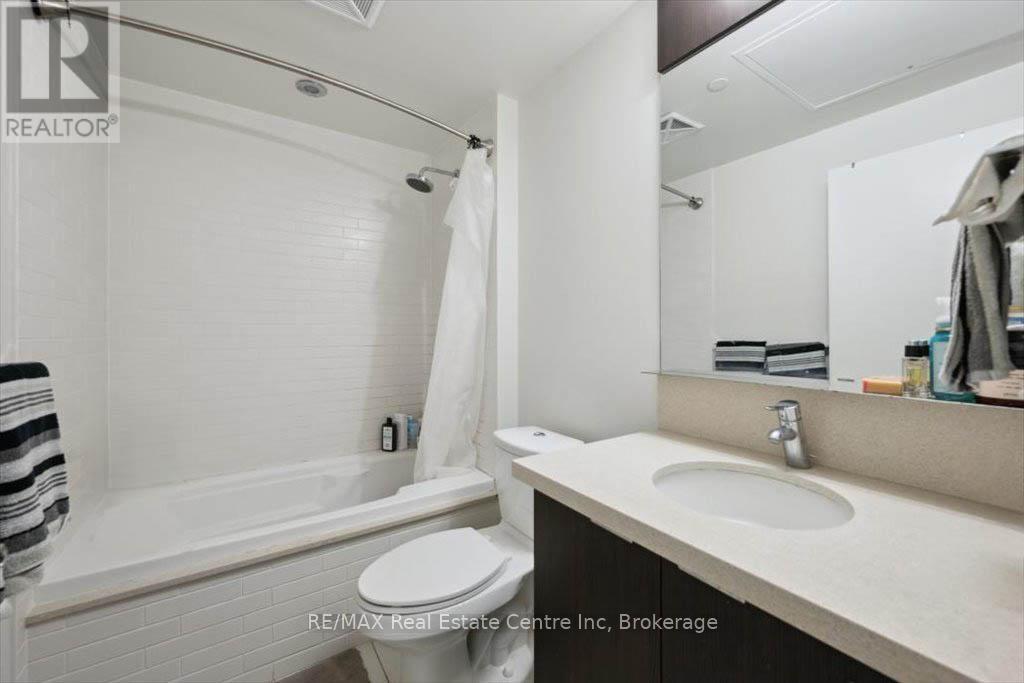 4005 - 21 Widmer Street, Toronto (Waterfront Communities), ON - Indoor Photo Showing Bathroom