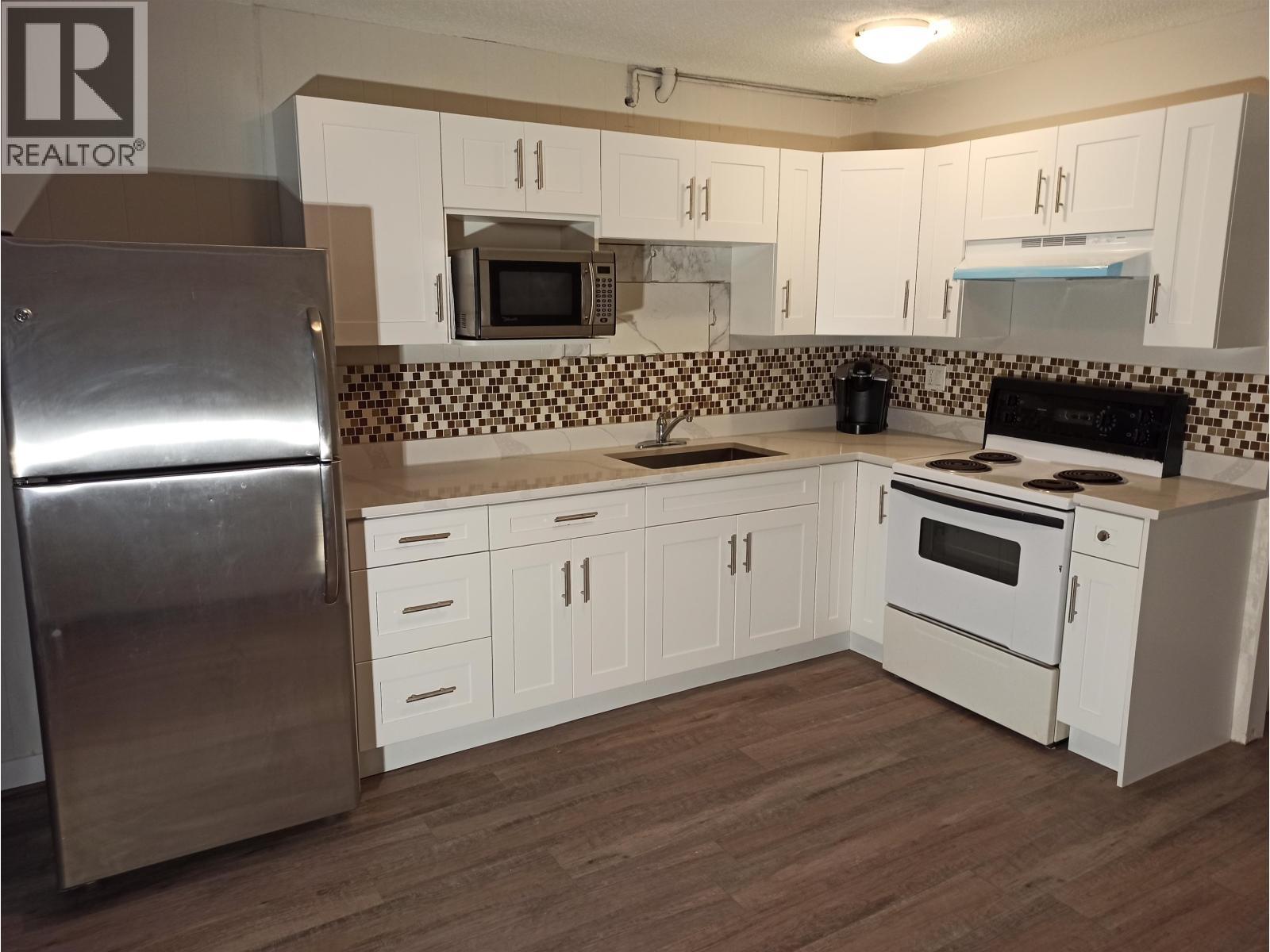 Lower 2165 Prairie Avenue, Port Coquitlam, BC - Indoor Photo Showing Kitchen