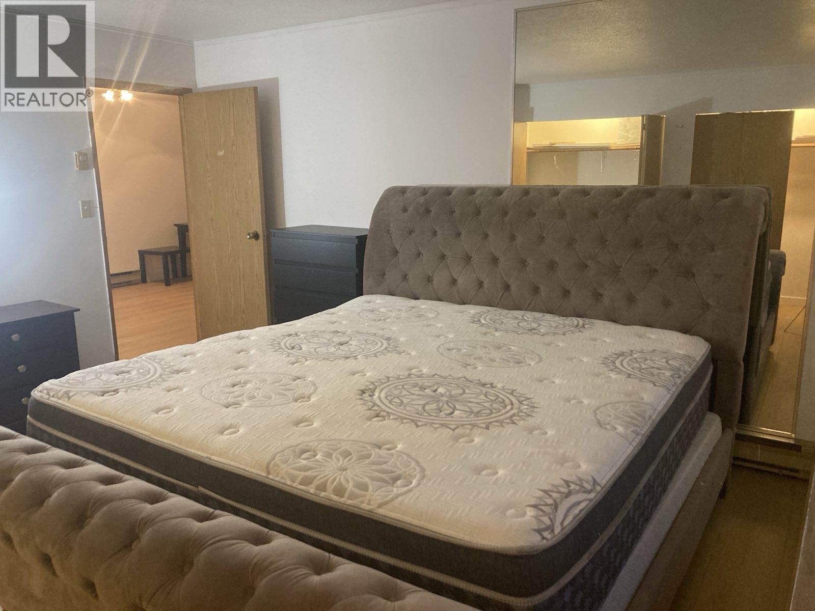 A 2648 Kingsway Avenue, Port Coquitlam, BC - Indoor Photo Showing Bedroom