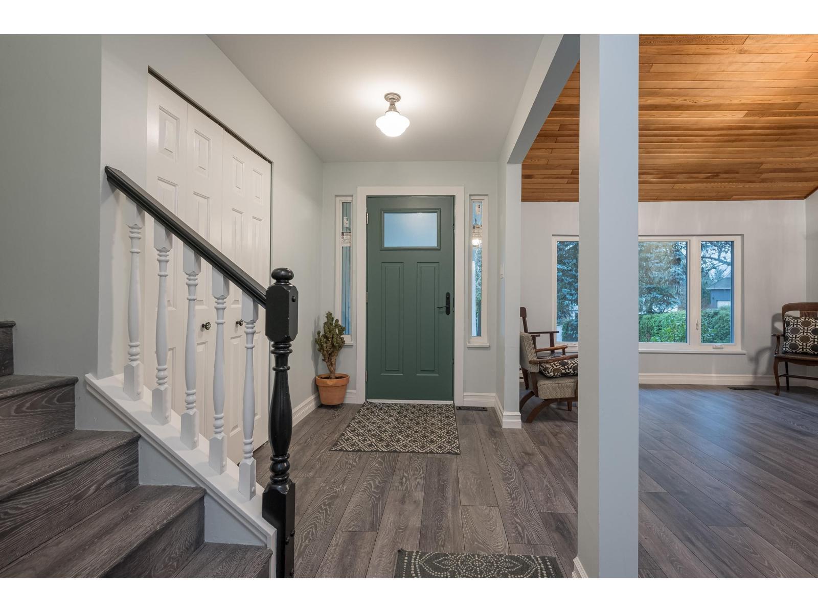 10037 158A Street, Surrey, BC - Indoor Photo Showing Other Room