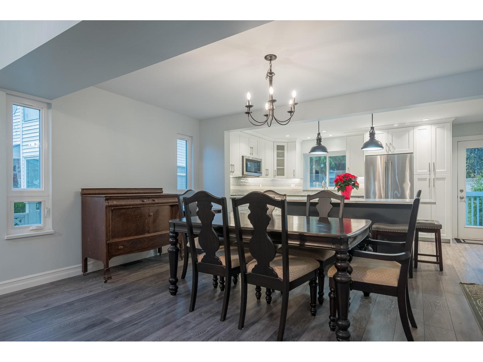 10037 158A Street, Surrey, BC - Indoor Photo Showing Dining Room