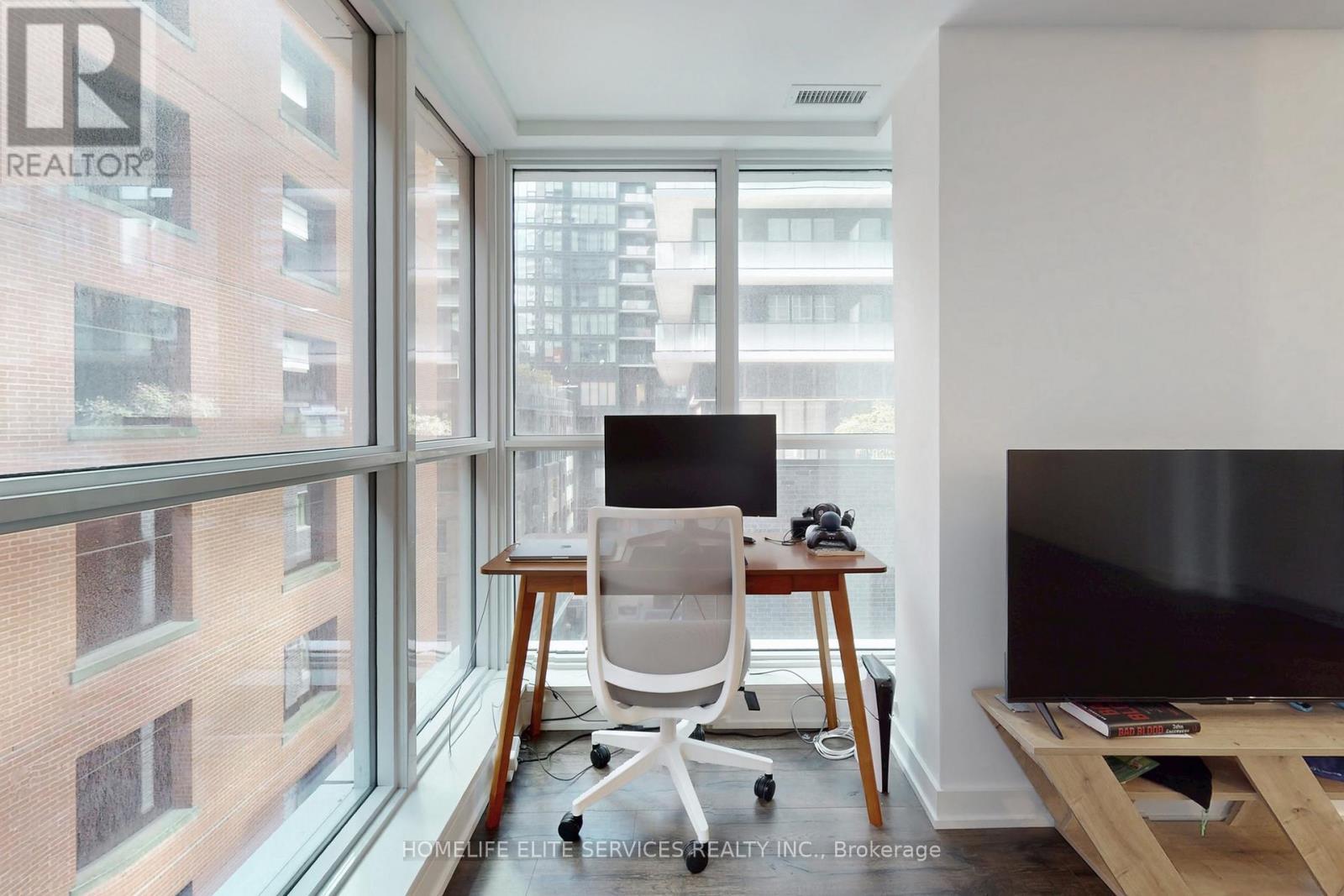 703 - 327 King Street W, Toronto, ON - Indoor Photo Showing Other Room