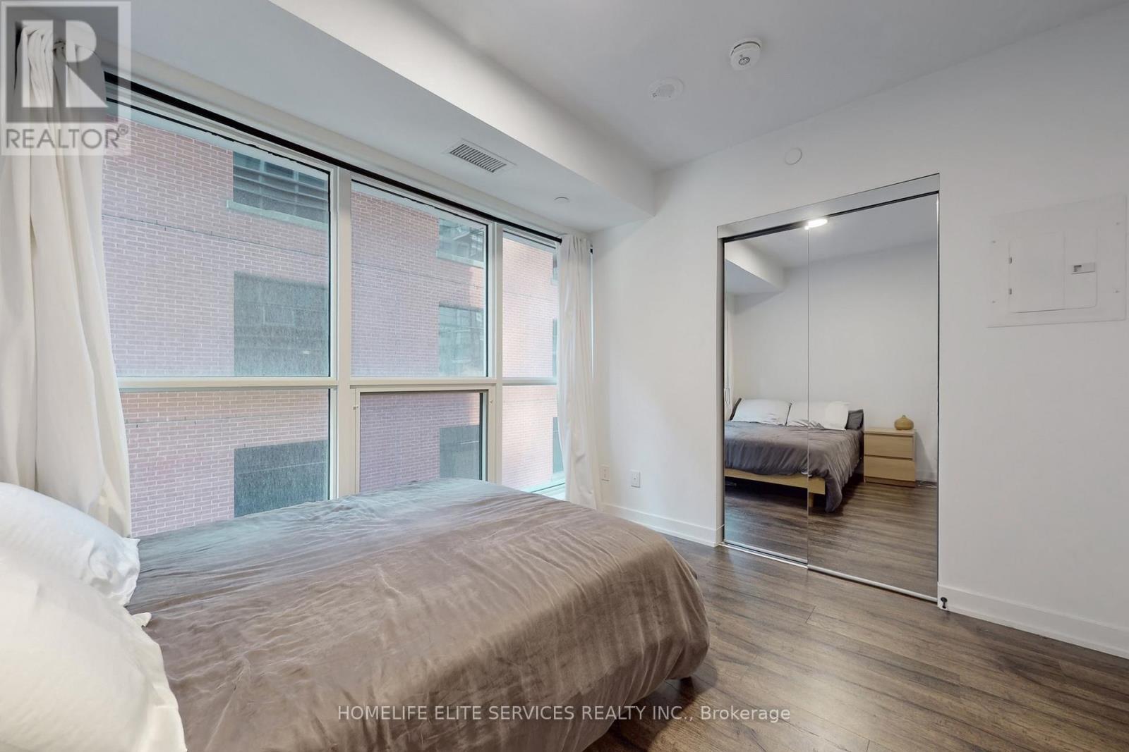 703 - 327 King Street W, Toronto, ON - Indoor Photo Showing Bedroom