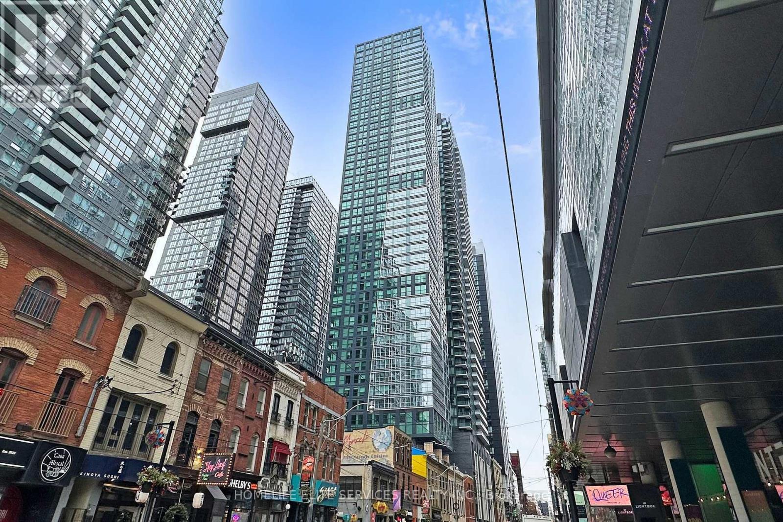 703 - 327 King Street W, Toronto, ON - Outdoor With Facade