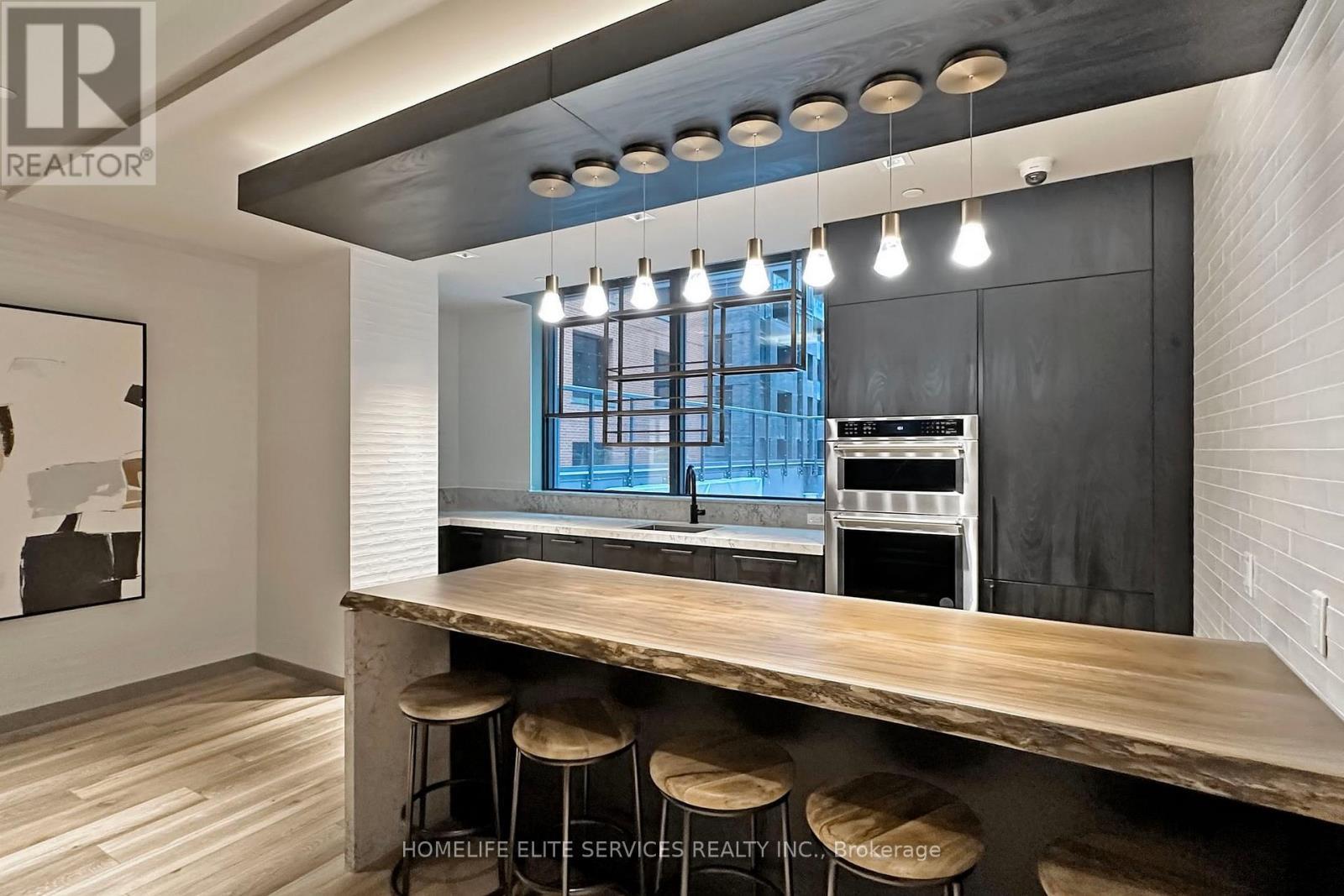 703 - 327 King Street W, Toronto, ON - Indoor