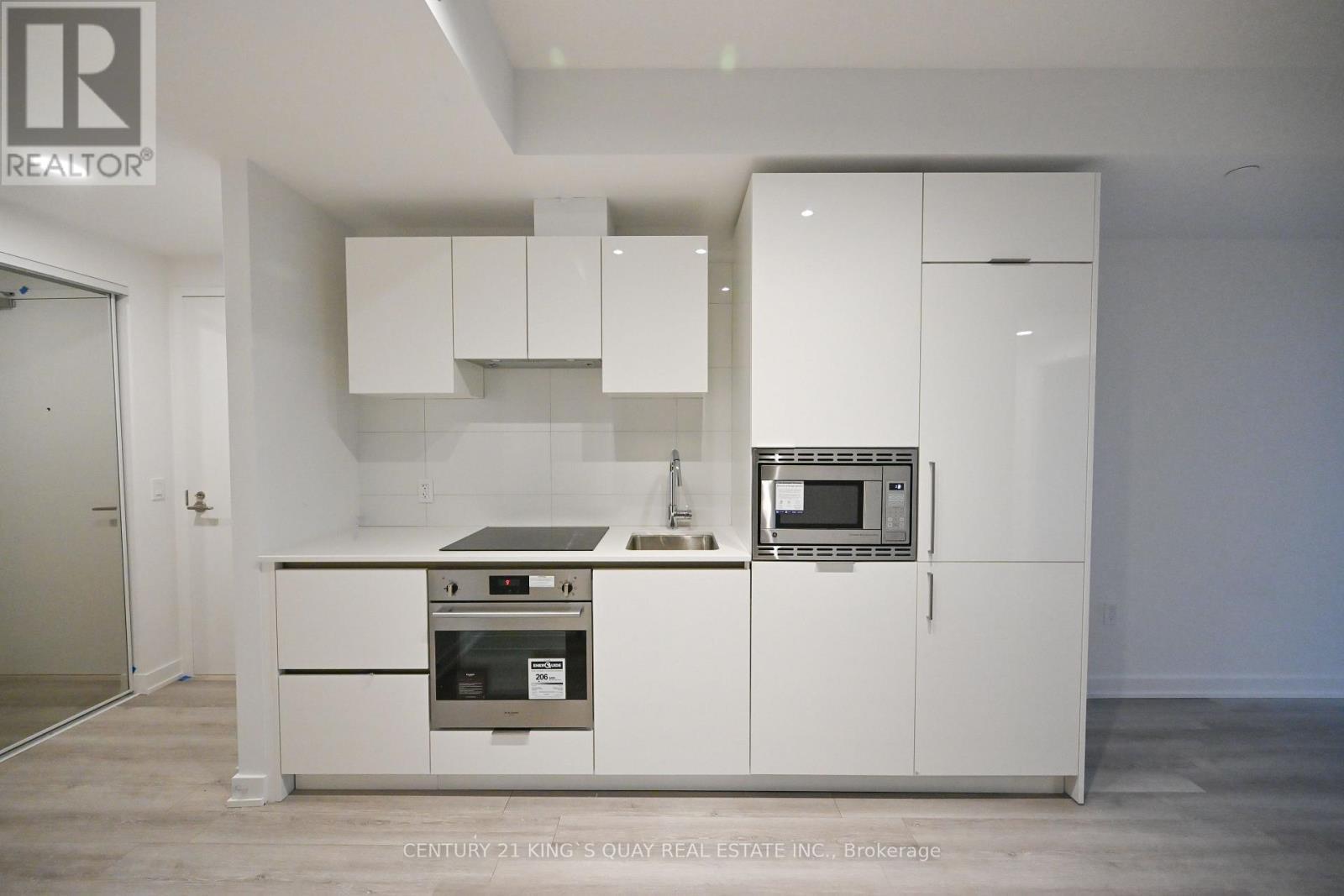 3410 - 238 Simcoe Street, Toronto, ON - Indoor Photo Showing Kitchen