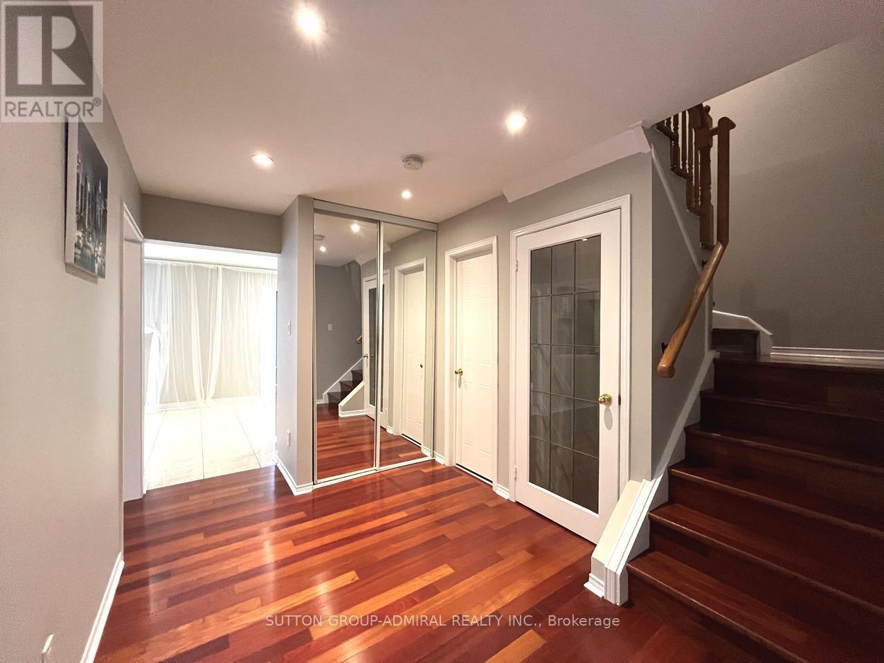 71 Covent Crescent, Aurora, ON - Indoor Photo Showing Other Room