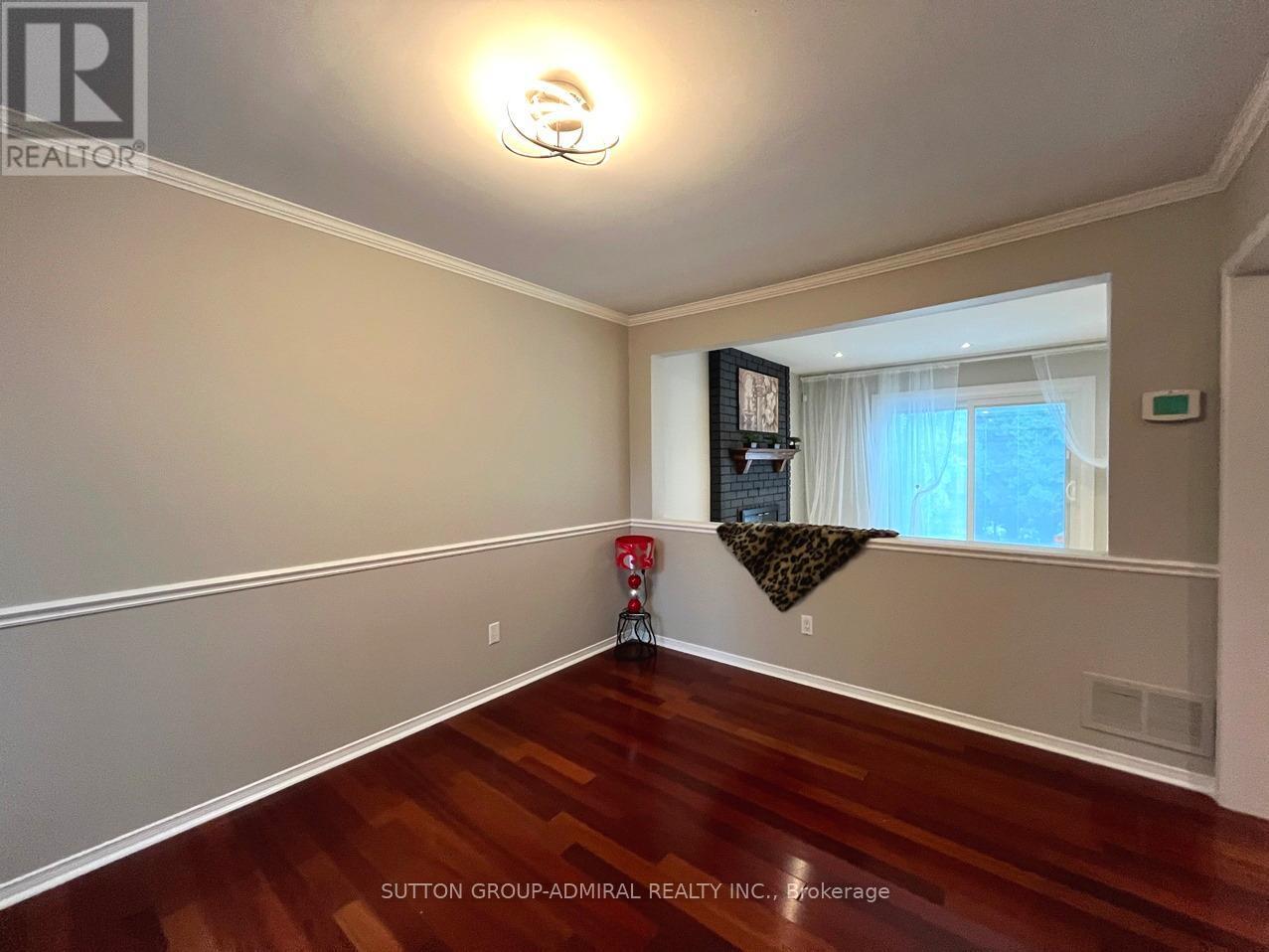 71 Covent Crescent, Aurora, ON - Indoor Photo Showing Other Room