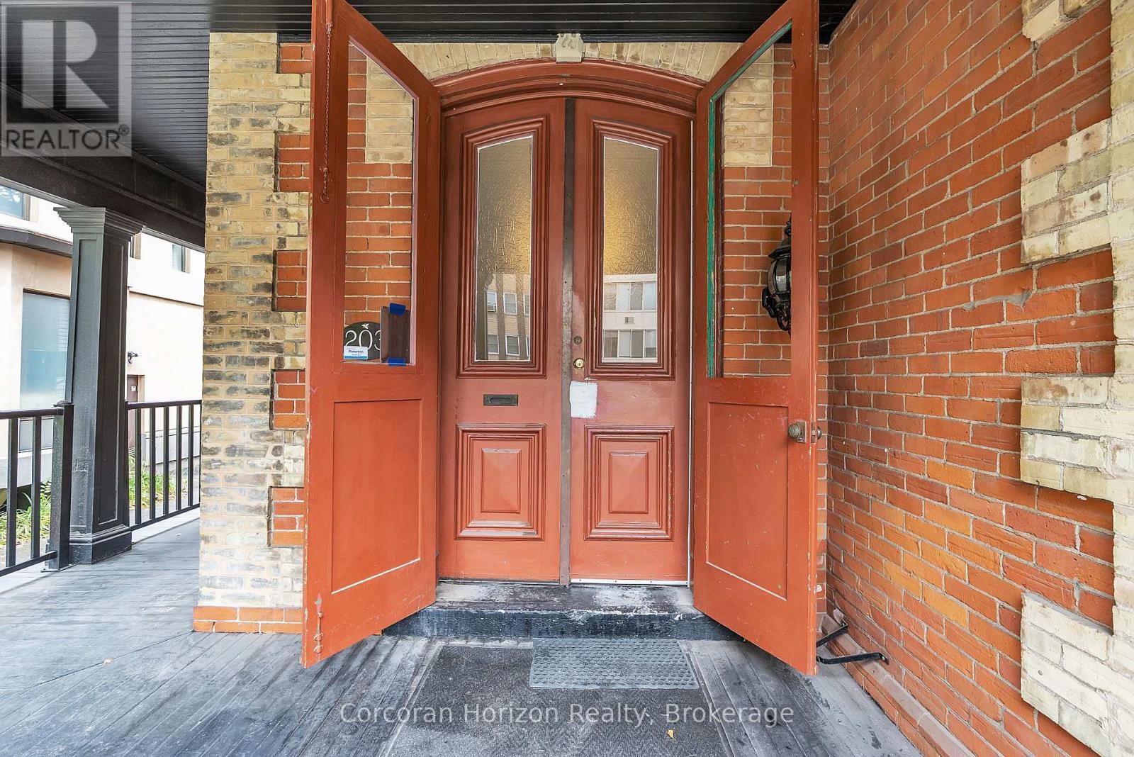 5 - 203 Macnab Street S, Hamilton (Durand), ON