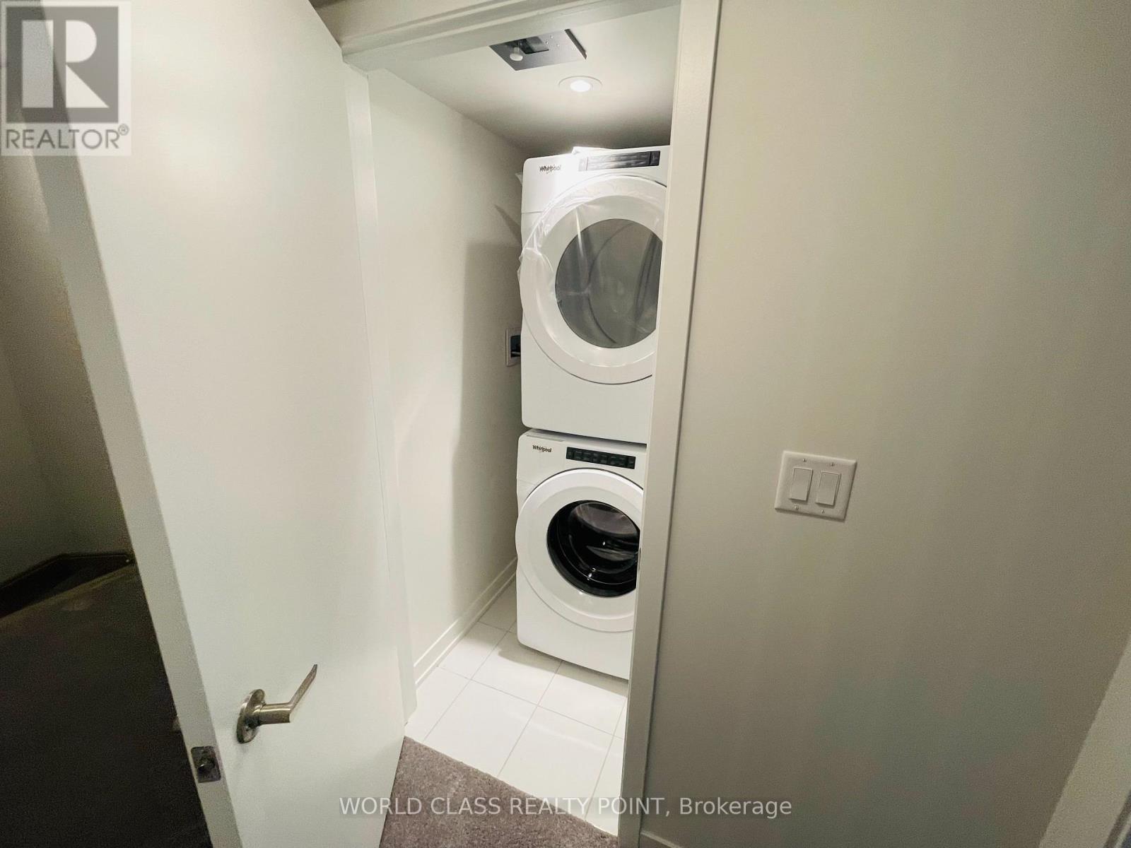15 - 3425 Ridgeway Drive, Mississauga, ON - Indoor Photo Showing Laundry Room