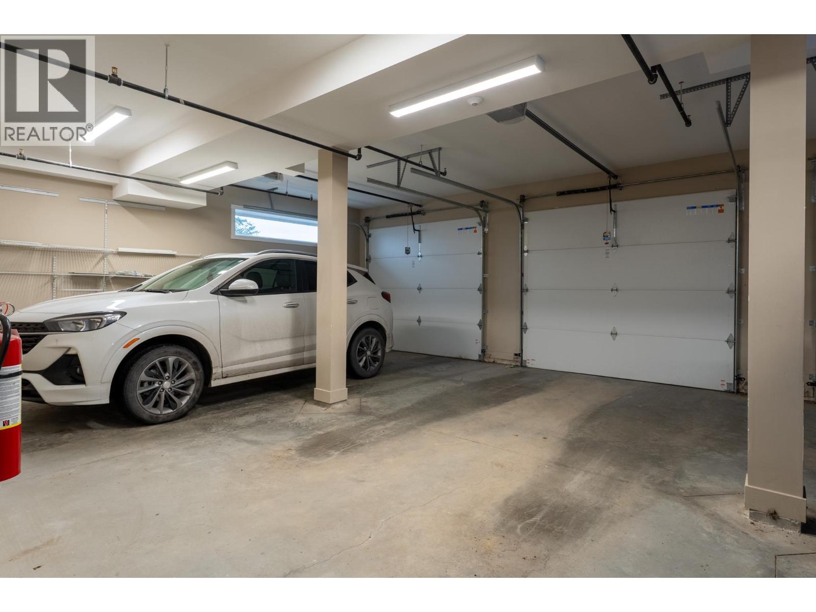 9700 Santina Road Unit# 5, Lake Country, BC - Indoor Photo Showing Garage