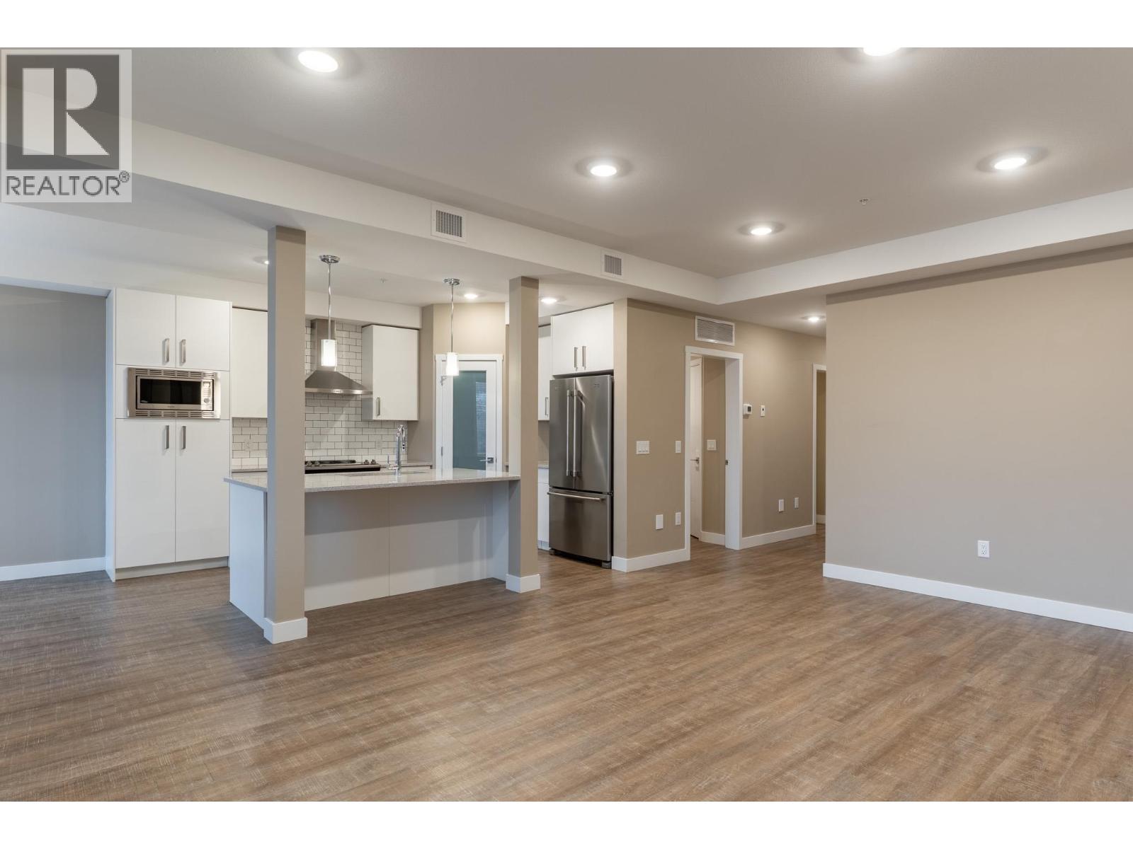 9700 Santina Road Unit# 5, Lake Country, BC - Indoor Photo Showing Kitchen