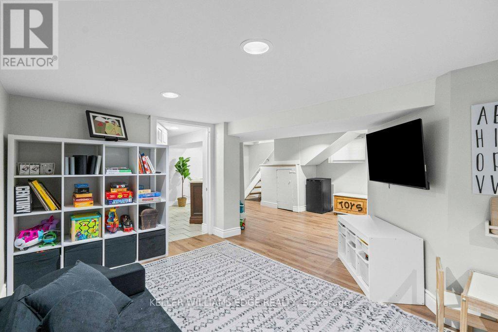 18 Park Row N, Hamilton, ON - Indoor