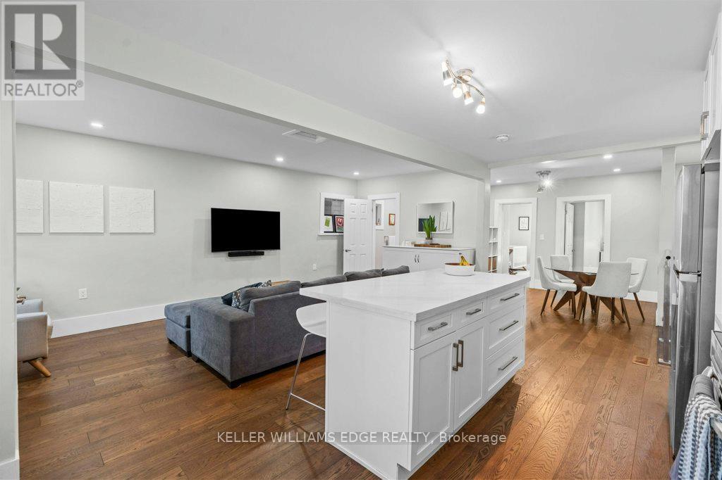 18 Park Row N, Hamilton, ON - Indoor