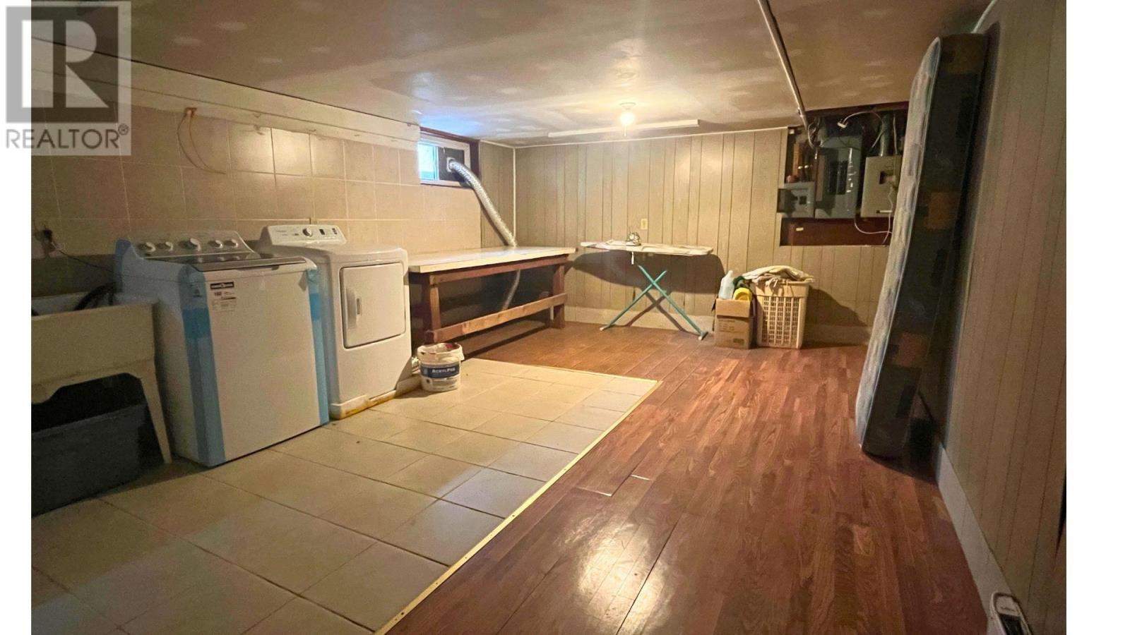 468 Northern Ave, Sault Ste. Marie, ON - Indoor Photo Showing Laundry Room