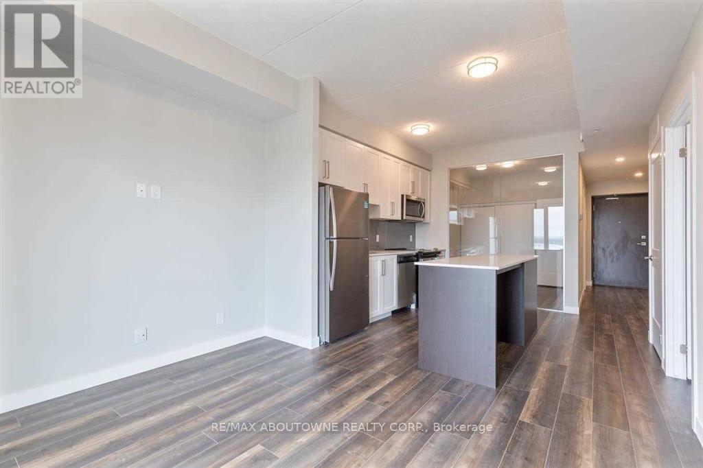 1509 - 15 Queen Street S, Hamilton, ON - Indoor Photo Showing Kitchen With Stainless Steel Kitchen