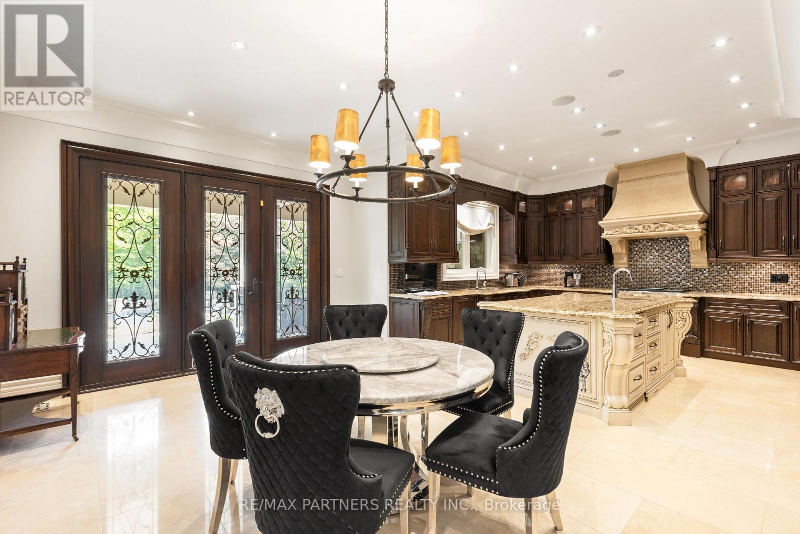68 Maple Grove Avenue, Richmond Hill, ON - Indoor Photo Showing Dining Room