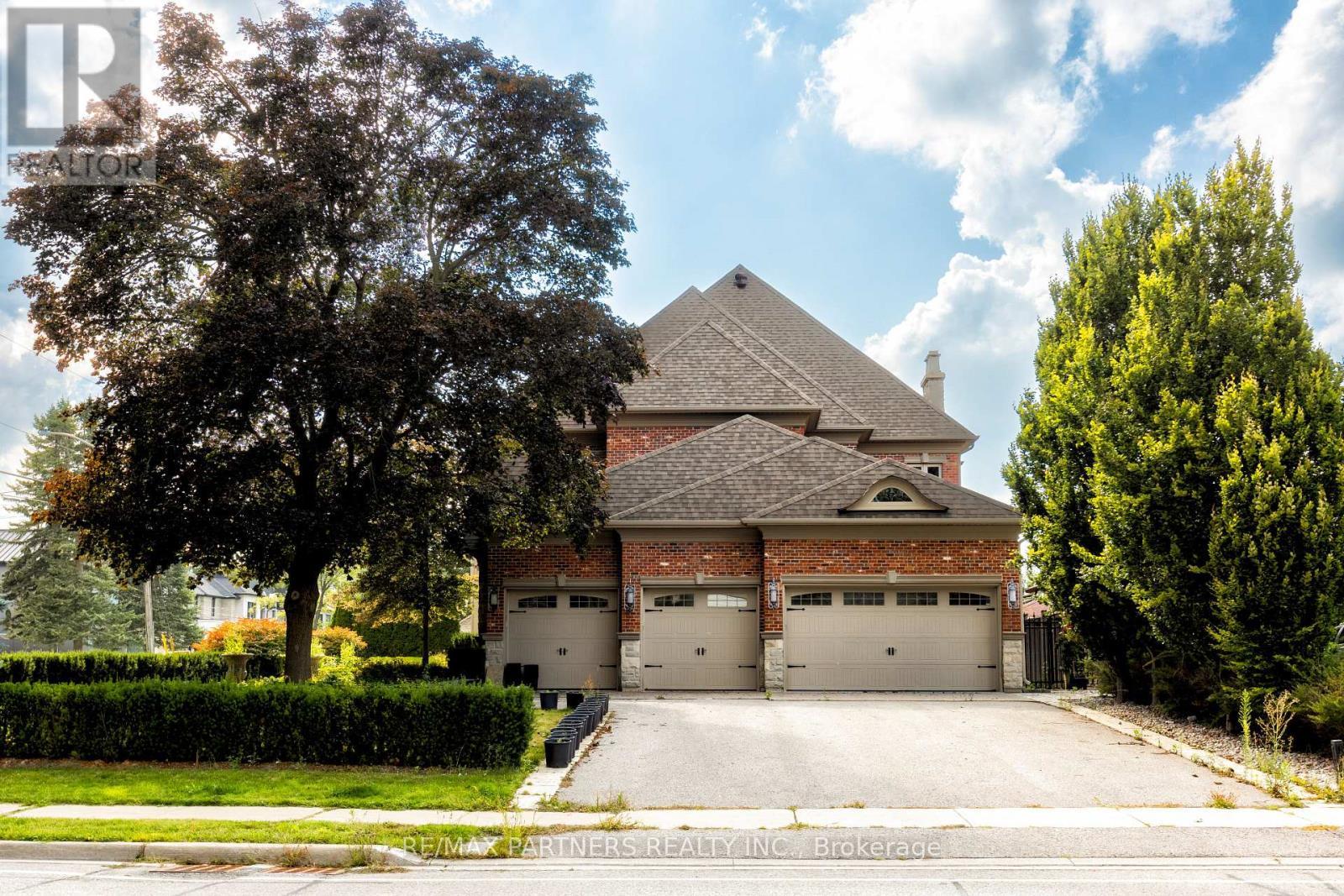 68 Maple Grove Avenue, Richmond Hill, ON - Outdoor