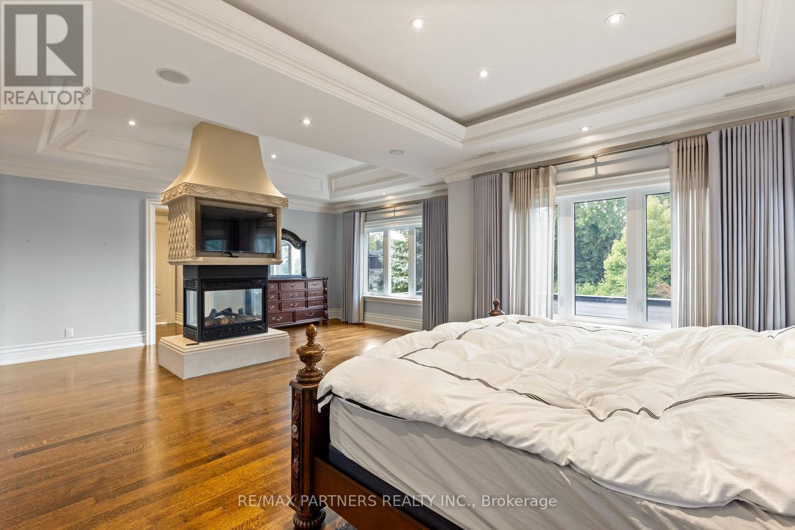 68 Maple Grove Avenue, Richmond Hill, ON - Indoor Photo Showing Bedroom With Fireplace