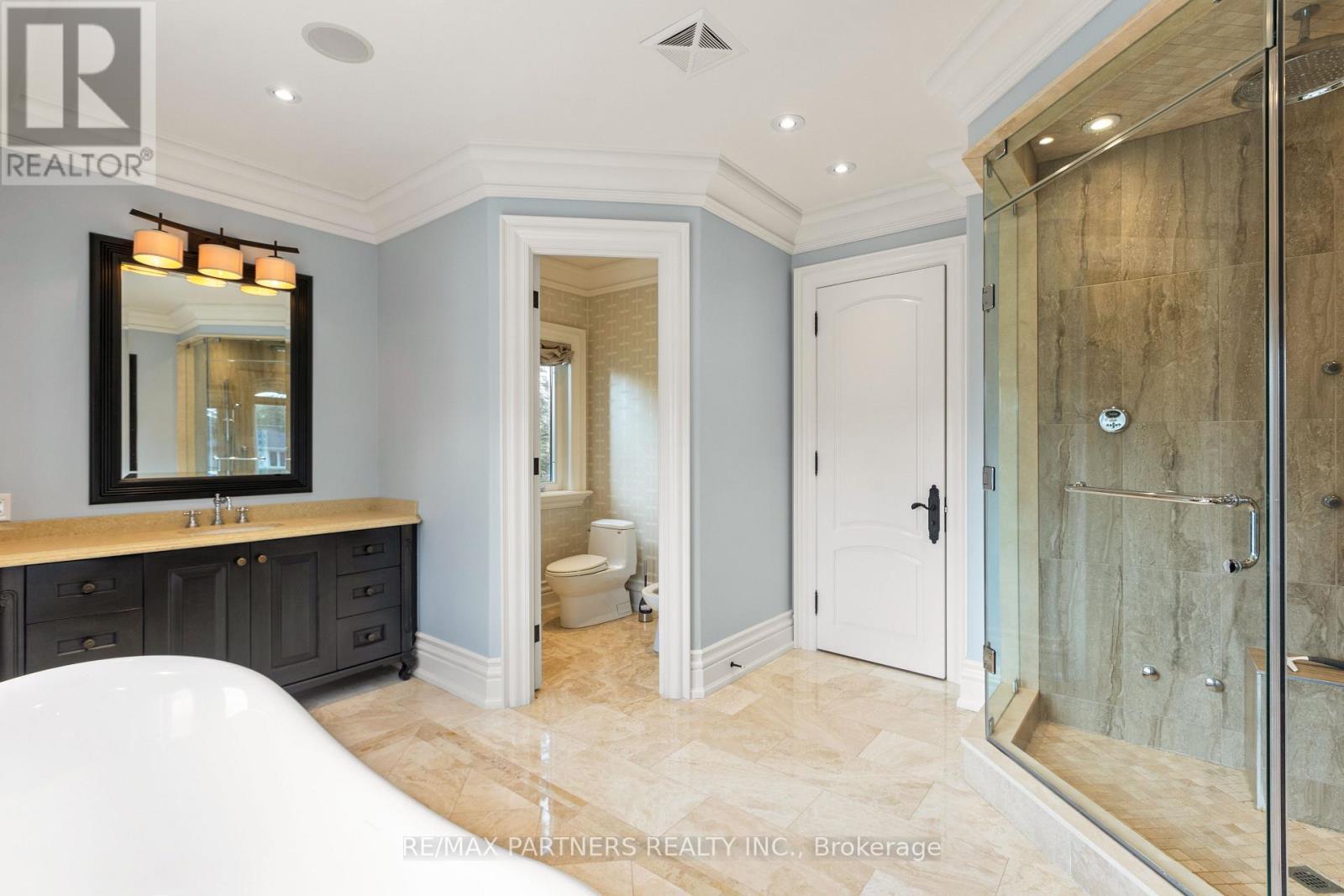 68 Maple Grove Avenue, Richmond Hill, ON - Indoor Photo Showing Bathroom