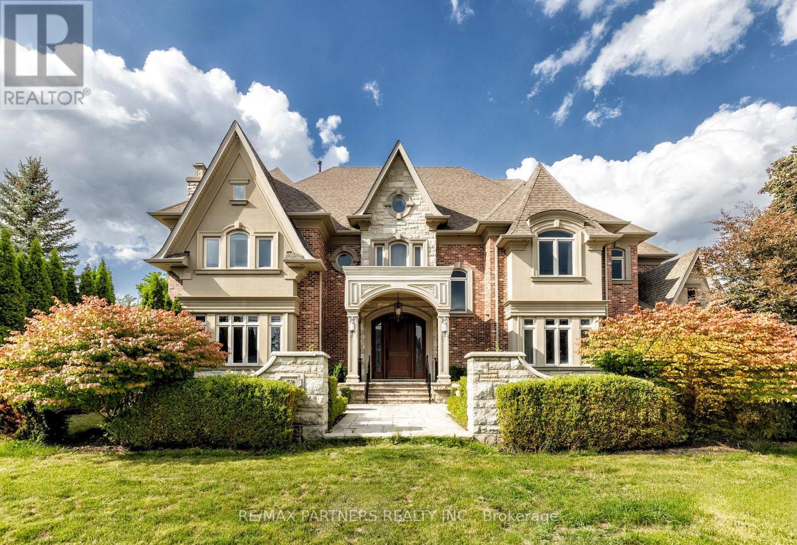 68 Maple Grove Avenue, Richmond Hill, ON - Outdoor With Facade