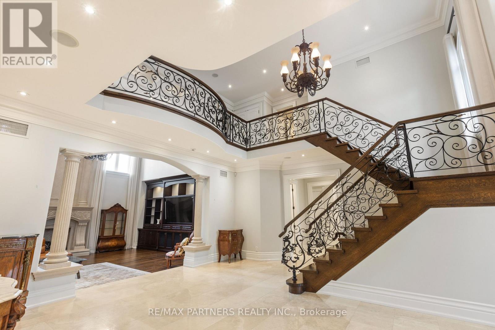 68 Maple Grove Avenue, Richmond Hill, ON - Indoor Photo Showing Other Room