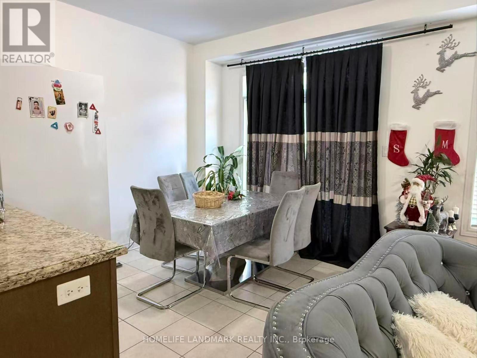 15 Sleightholme Crescent, Brampton, ON - Indoor Photo Showing Dining Room