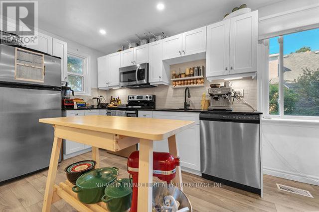 616 Grosvenor Street, London East (East C), ON - Indoor Photo Showing Kitchen