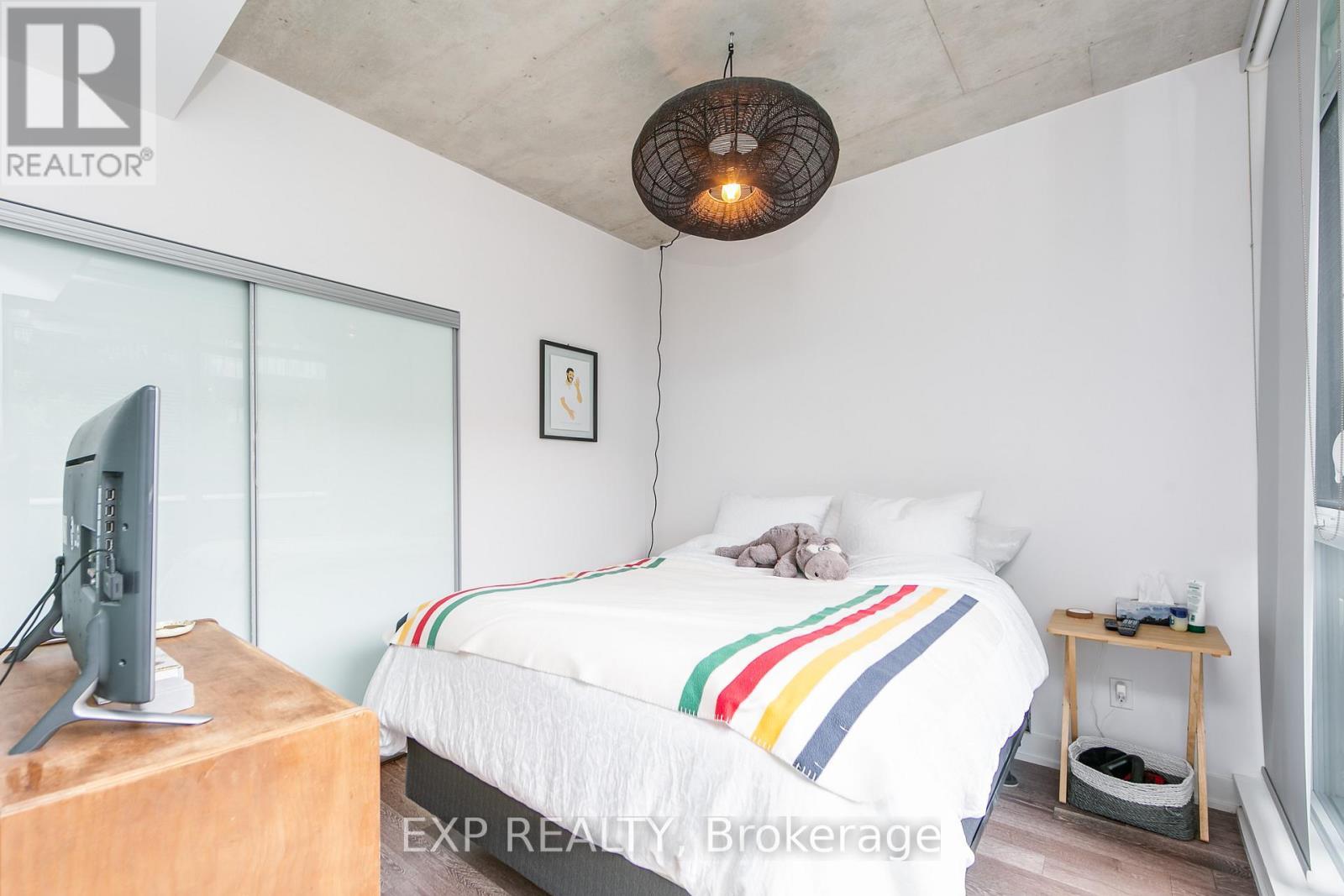 225 - 1190 Dundas Street E, Toronto, ON - Indoor Photo Showing Bedroom