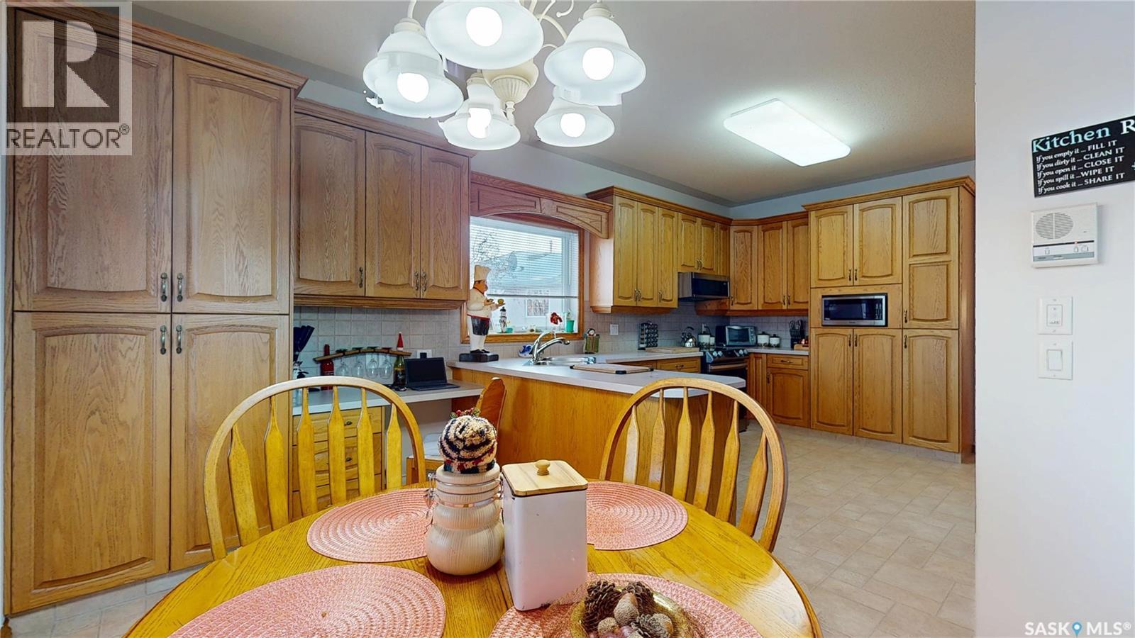 11330 Wascana Meadows, Regina, SK - Indoor Photo Showing Other Room